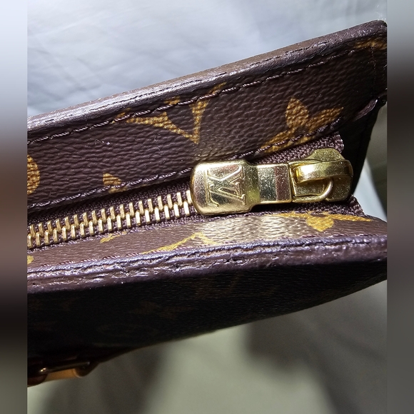 Louis Vuitton Babylone Monogram Tote - Picture 5 of 16